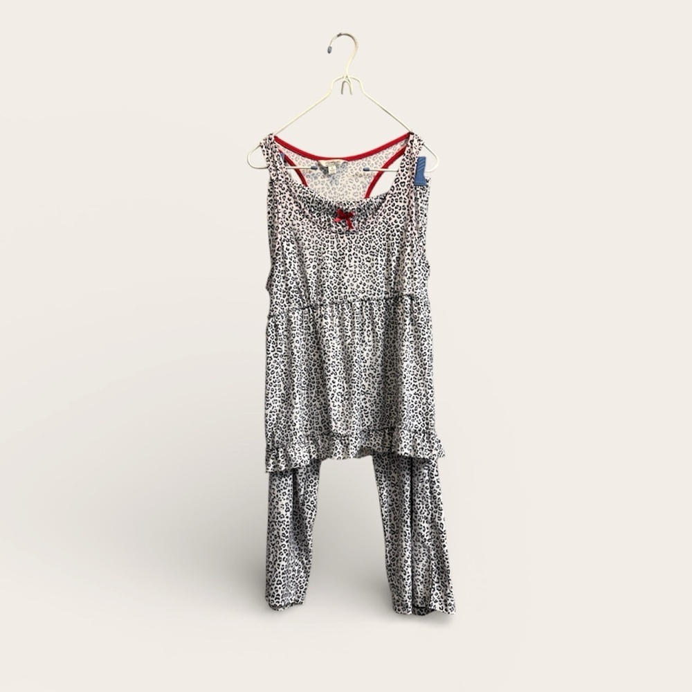 Chic Leopard Print Pajama Set with Red Accents